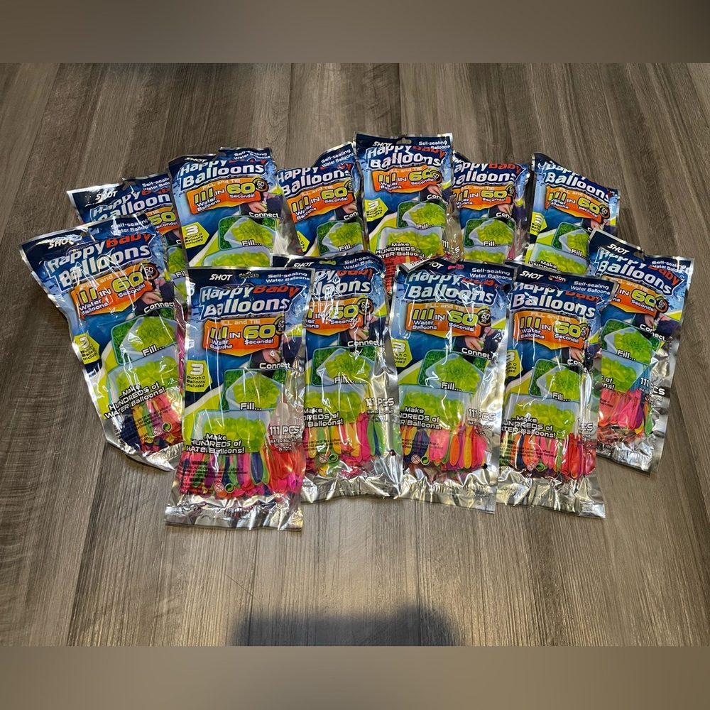 1,332 Water Balloons!!! 12Pkgs of 111 Self Tying Balloons!!